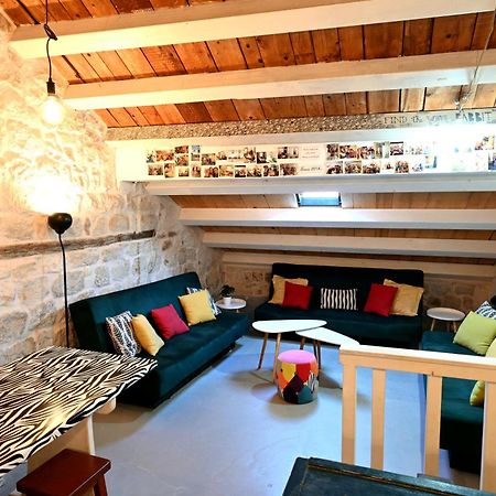 White Rabbit Hostel Hvar Town Eksteriør billede