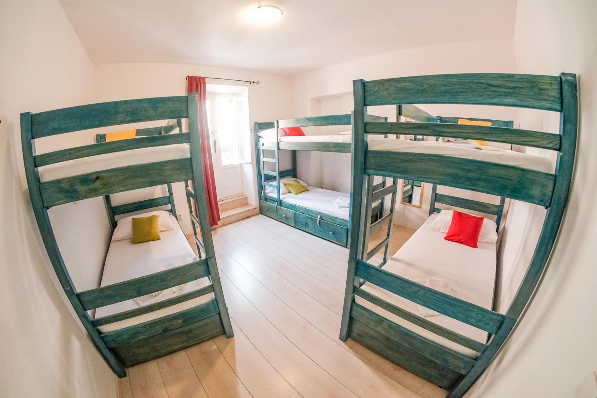 White Rabbit Hostel Hvar Town Eksteriør billede