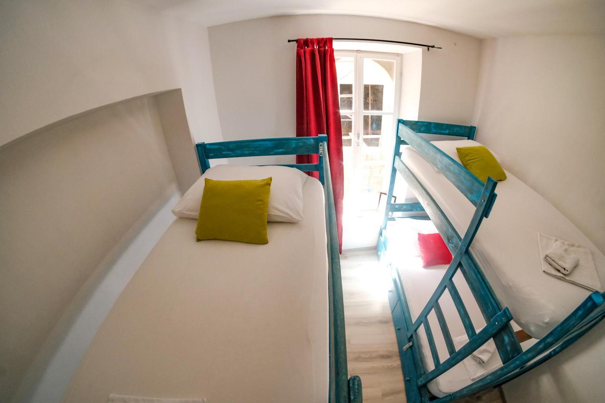 White Rabbit Hostel Hvar Town Eksteriør billede