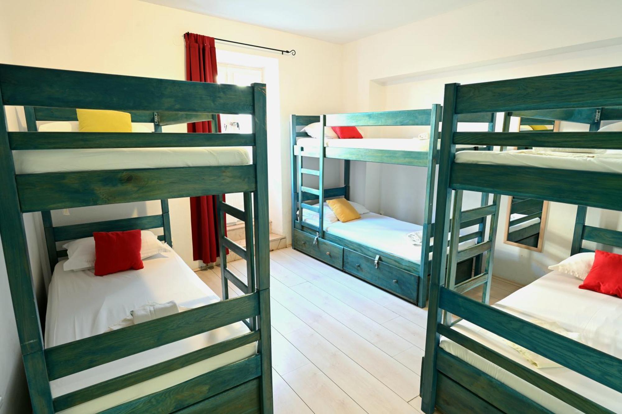 White Rabbit Hostel Hvar Town Eksteriør billede