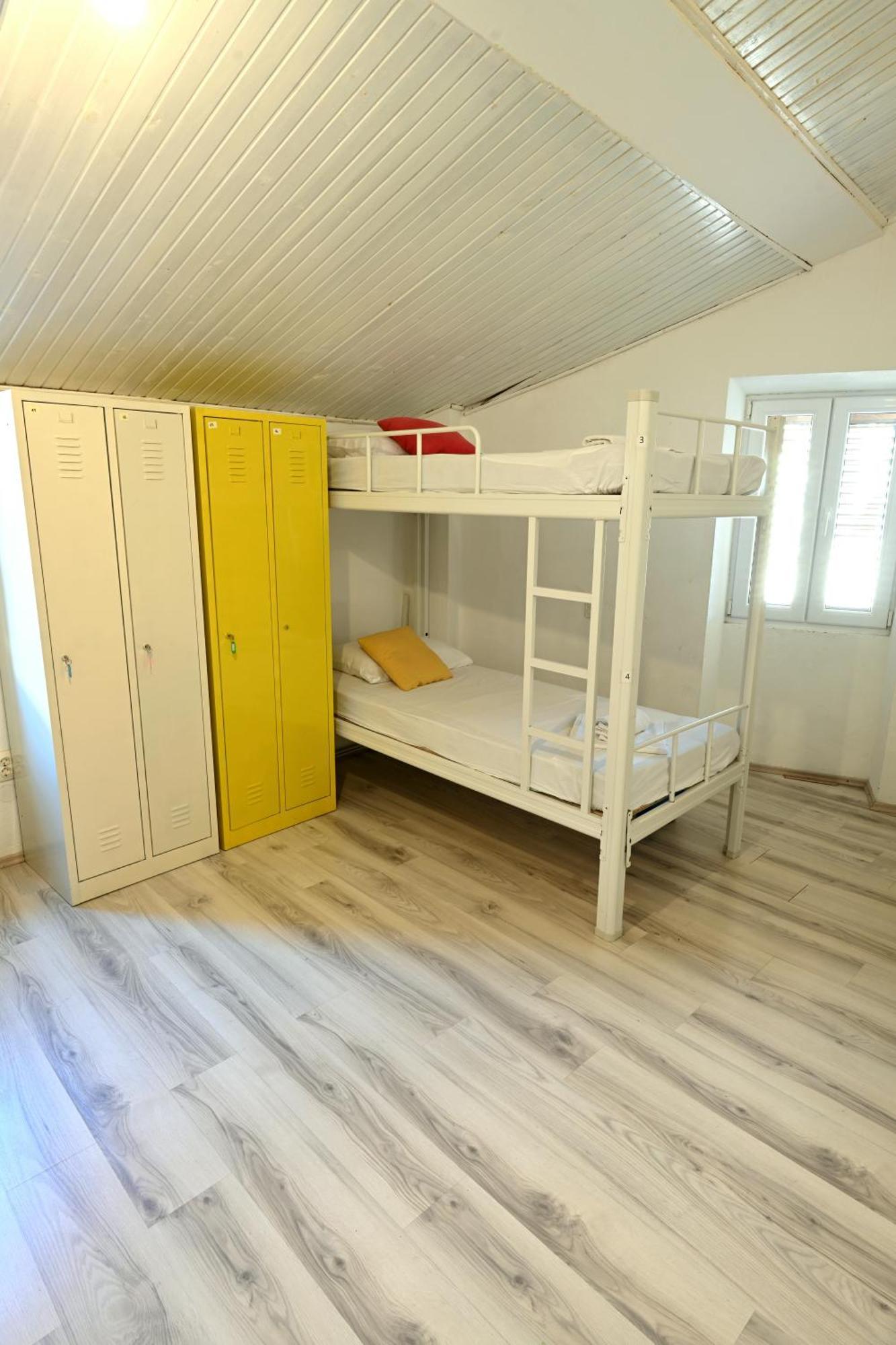 White Rabbit Hostel Hvar Town Eksteriør billede