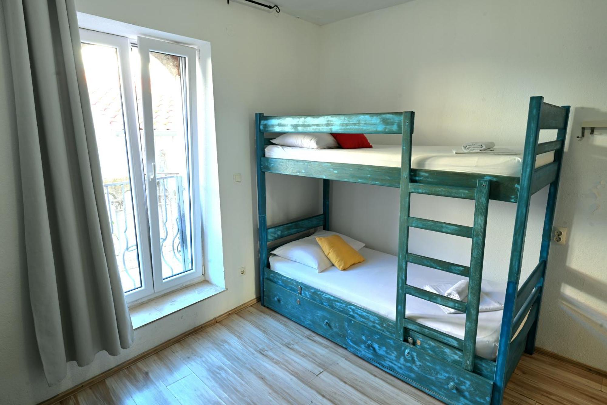 White Rabbit Hostel Hvar Town Eksteriør billede